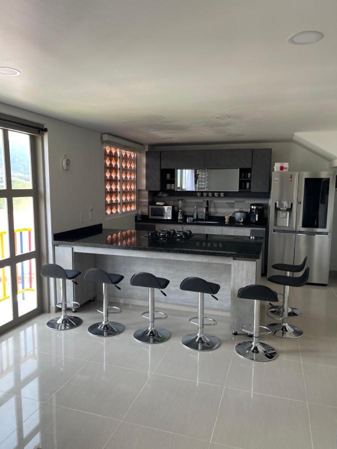 Apartamento De Lujo Appartamento Guatapé Esterno foto